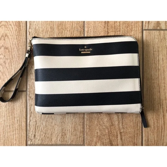 Kate Spade/Everpurse Phone Charging wristlet - Picture 2 of 9